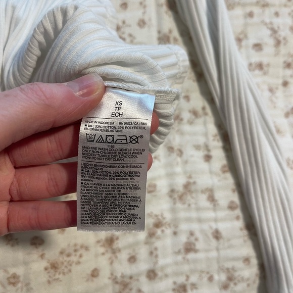 White Ribbed Button-Up top - Picture 4 of 7